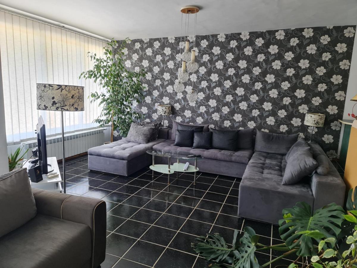 Hotel Rai Obrochishte Екстер'єр фото