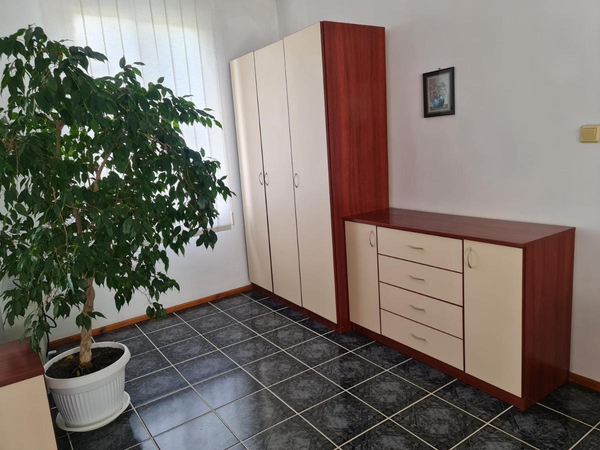 Hotel Rai Obrochishte Екстер'єр фото