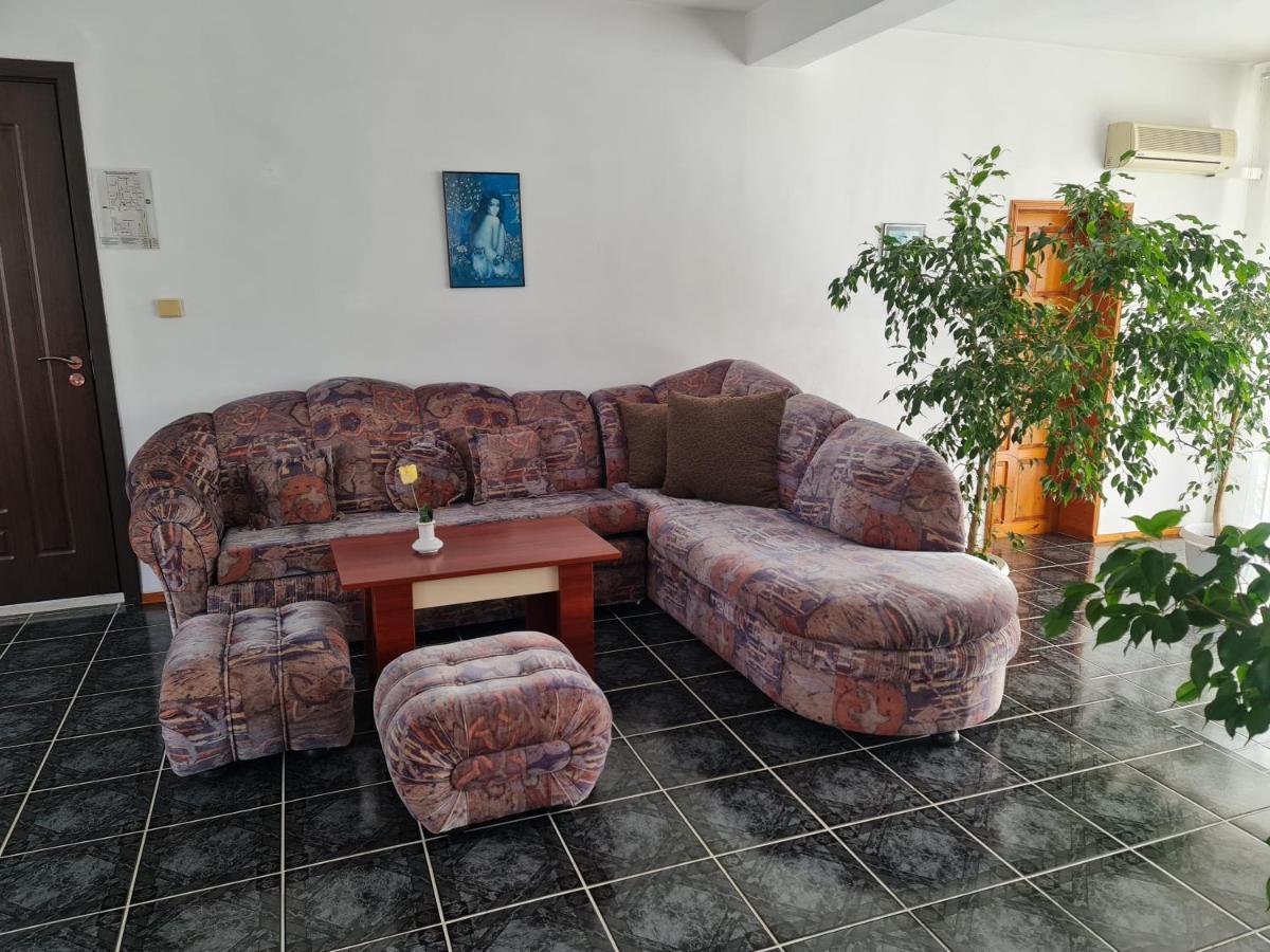 Hotel Rai Obrochishte Екстер'єр фото